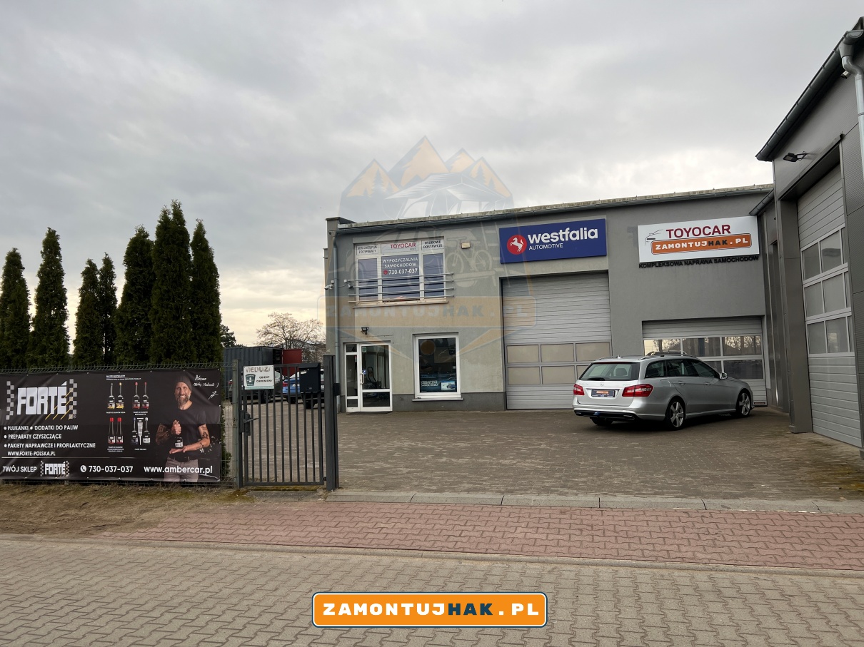 Mercedes E-Class W212 z AMG pakietem i hakiem holowniczym Westfalia A40V - styl i funkcjonalność w jednym